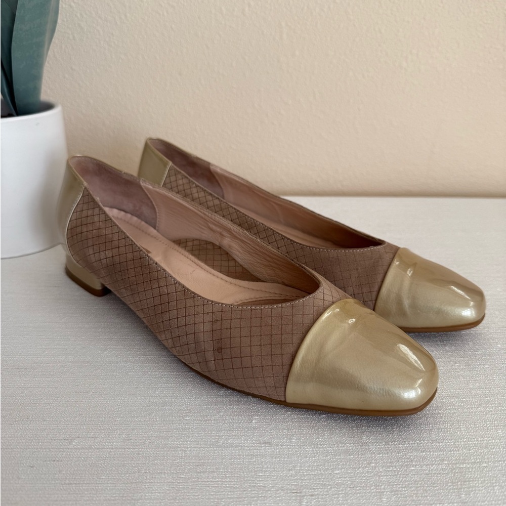 BeautiFeel Beige/Tan Cap Toe Leather Loafers